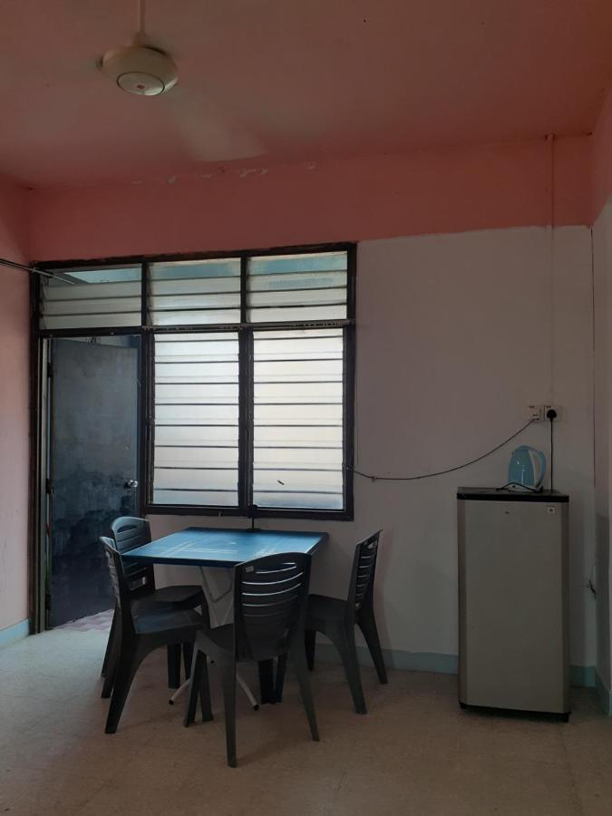 Homestay Idaman Tun Hussein - Harga Untuk 1 Rumah ,1 Bilik ,1 Bilik Air 4 Single Bed - Not Sharing Perai Exterior photo